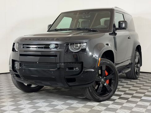Used 2023 Land Rover Defender 90 X AWD/4WD image 31