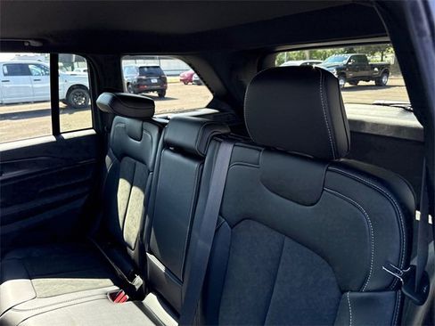 New 2025 Jeep Grand Cherokee Altitude image 28