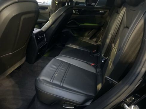 Used 2020 Porsche Cayenne image 15