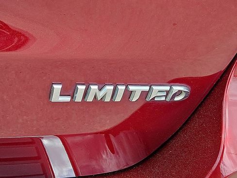 Used 2018 Jeep Grand Cherokee Limited image 15