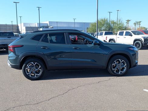 Certified 2025 Chevrolet Trax LT image 7