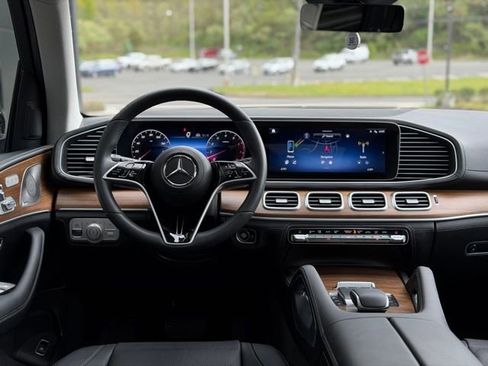 Used 2024 Mercedes-Benz GLE 450 4MATIC image 28