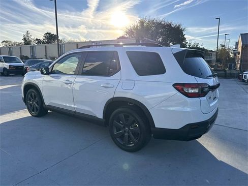 New 2026 Honda Pilot Sport image 2