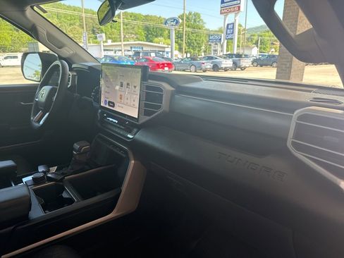 Used 2022 Toyota Tundra SR5 w/ SR5 Premium Package RWD image 19