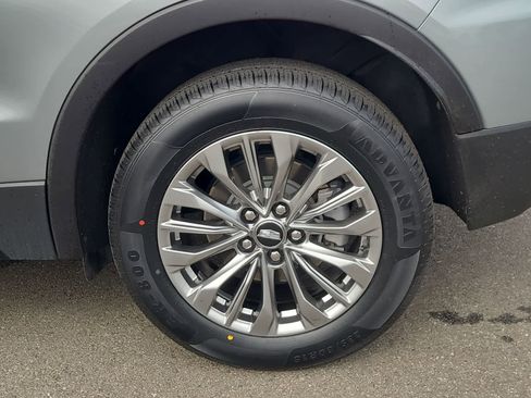 Used 2024 Cadillac XT4 Premium Luxury AWD/4WD image 16