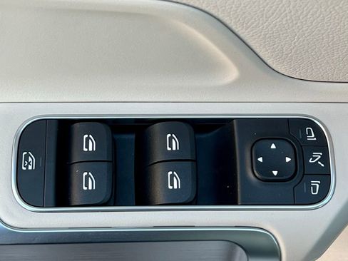 Certified 2026 Mercedes-Benz GLB 250 4MATIC image 37