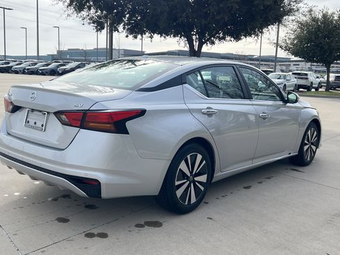 Used 2021 Nissan Altima 2.5 SV image 10