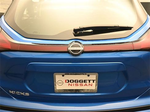 New 2025 Nissan Kicks Play S image 9