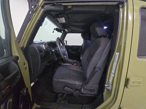 Used 2013 Jeep Wrangler Unlimited Sport w/ Max Tow Pkg image 9