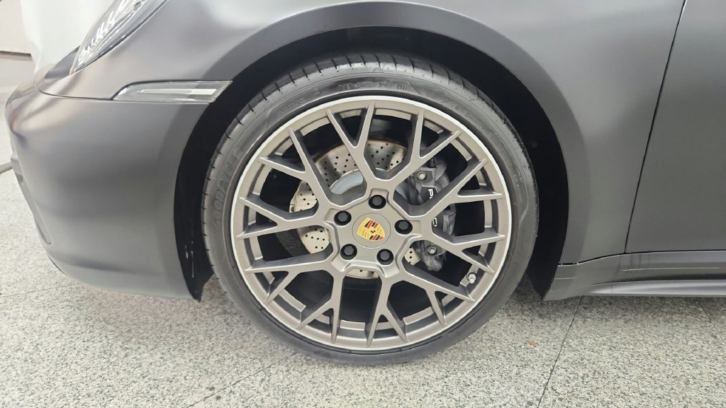 Used 2020 Porsche 911 Carrera RWD image 15