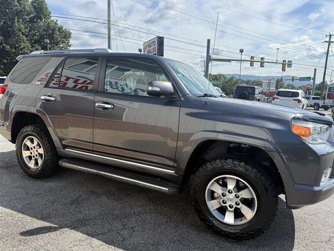 Used 2011 Toyota 4Runner SR5 w/ Premium Pkg w/Leather AWD/4WD image 5