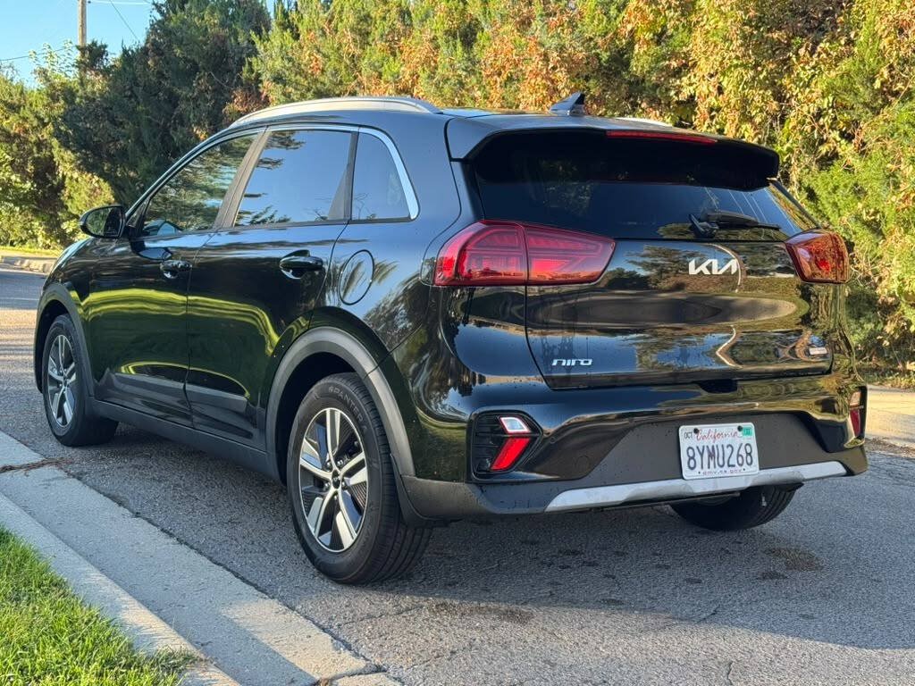 Used 2022 Kia Niro EX Premium FWD image 5