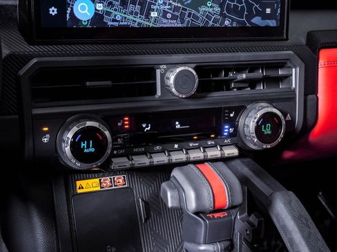 Used 2025 Toyota Tacoma TRD Pro image 28