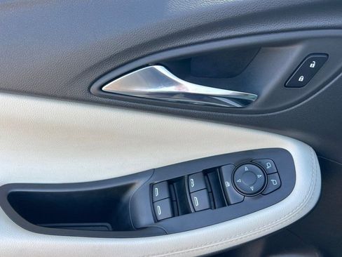 Used 2023 Buick Encore GX Select image 8