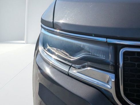 Used 2023 Jeep Wagoneer L Series III w/ Premium Group I image 7