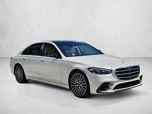 Used 2023 Mercedes-Benz S 500 4MATIC image 3