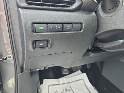 Used 2024 Nissan Sentra S FWD image 29
