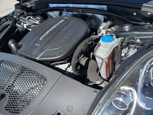 Used 2018 Porsche Macan image 21