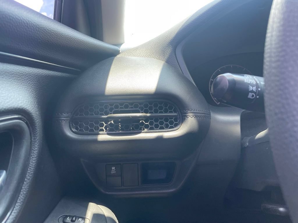 Used 2023 Honda HR-V LX image 12