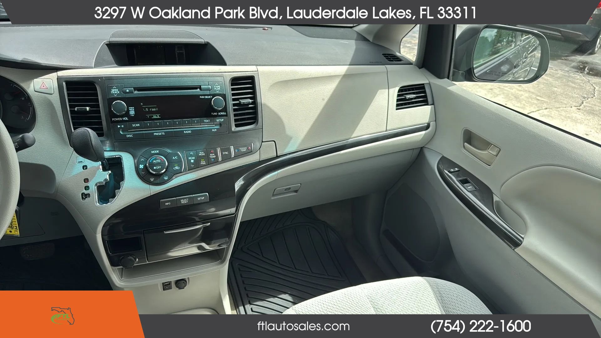 Used 2013 Toyota Sienna LE FWD image 25