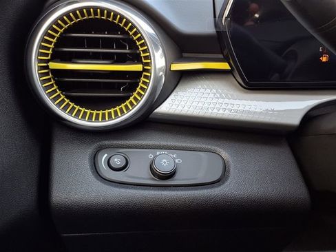 New 2026 Chevrolet Trax LT image 14