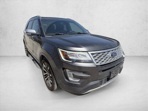 Used 2017 Ford Explorer Platinum AWD/4WD image 7