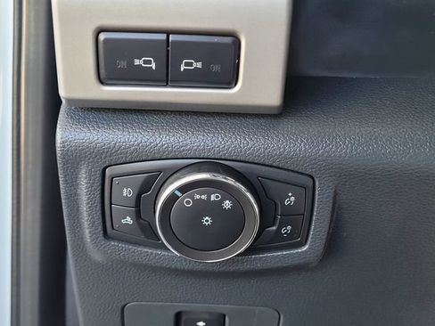 Used 2022 Ford F250 Lariat w/ Lariat Value Package AWD/4WD image 14