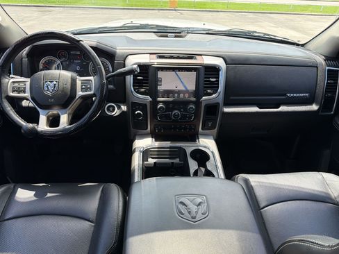 Used 2016 RAM 3500 Laramie w/ Convenience Group AWD/4WD image 15