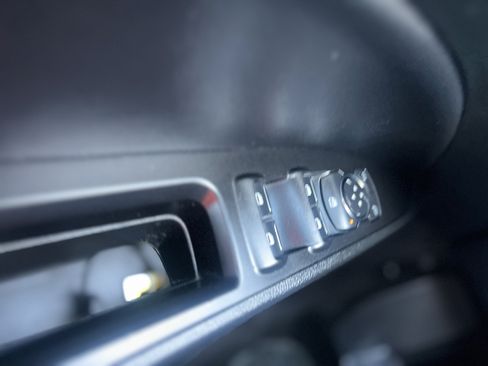 Used 2018 Ford Fusion SE w/ Equipment Group 602A FWD image 16
