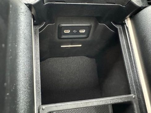 Used 2023 Mercedes-Benz GLC 300 GLC 300 image 40