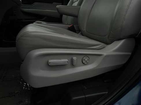 Used 2023 Honda Odyssey Touring image 13