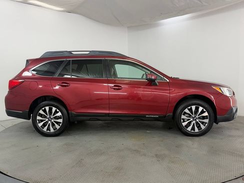 Used 2017 Subaru Outback 2.5i Limited AWD/4WD image 5