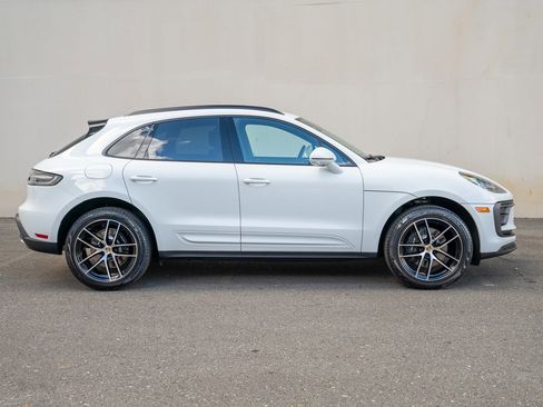 Certified 2025 Porsche Macan image 8