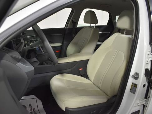 Used 2025 Hyundai Sonata SEL FWD image 9