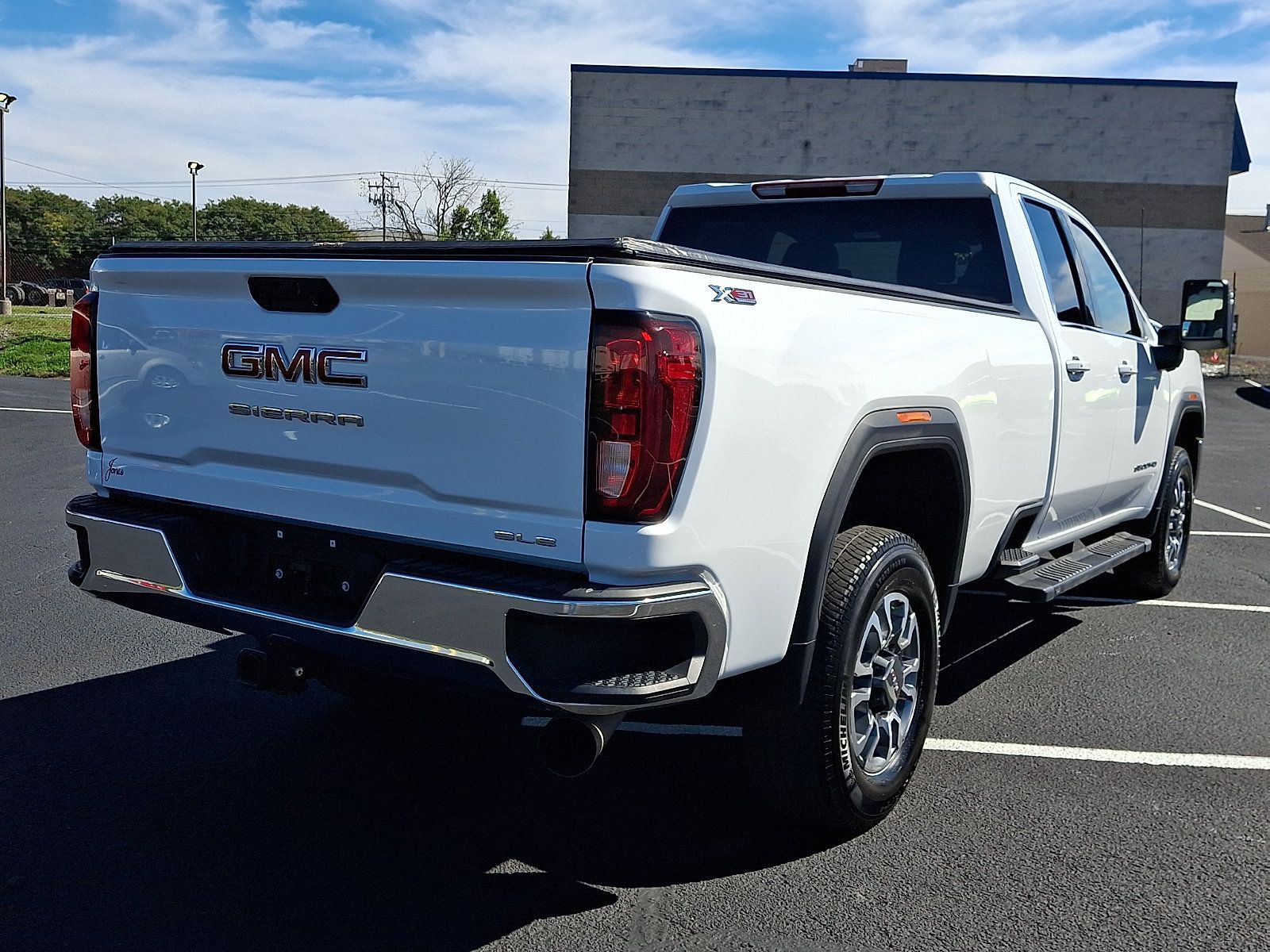 Used 2022 GMC Sierra 3500 SLE w/ SLE Value Package AWD/4WD image 6