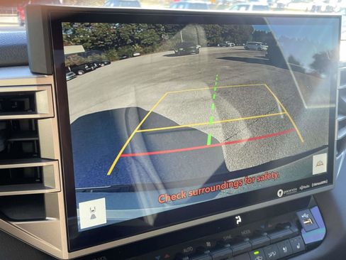 Used 2024 Toyota Tundra Limited image 4