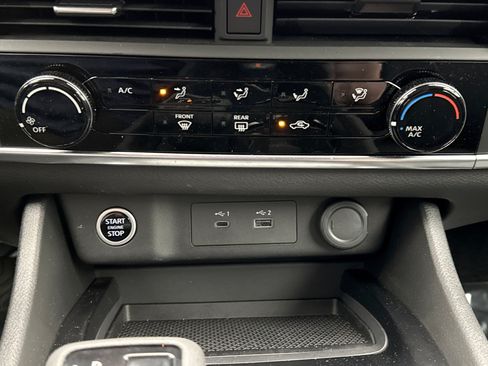 Used 2023 Nissan Rogue S AWD/4WD image 15