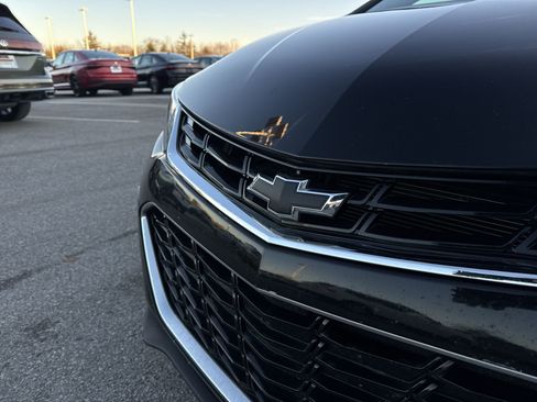 Used 2018 Chevrolet Cruze Premier image 32