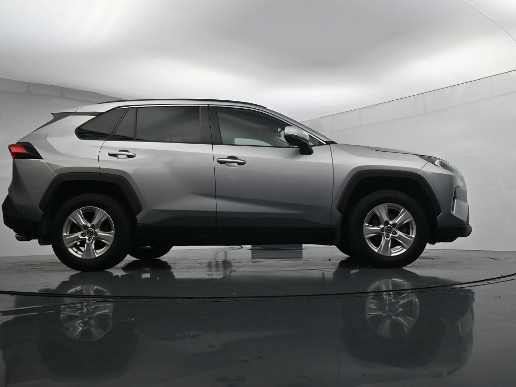 Used 2021 Toyota RAV4 XLE AWD/4WD image 42
