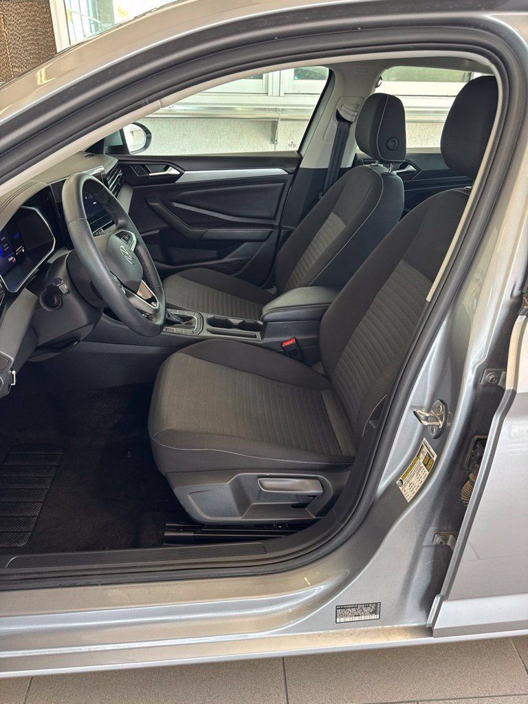 Used 2025 Volkswagen Jetta S FWD image 10