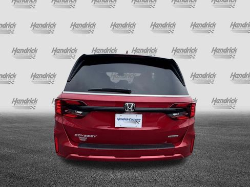 New 2026 Honda Odyssey Touring image 9