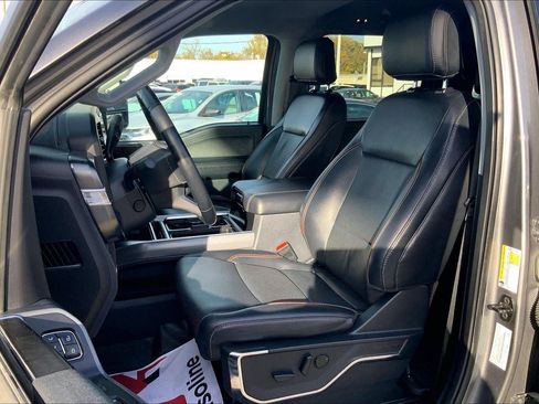 Used 2023 Ford F350 Lariat w/ Chrome Package image 21