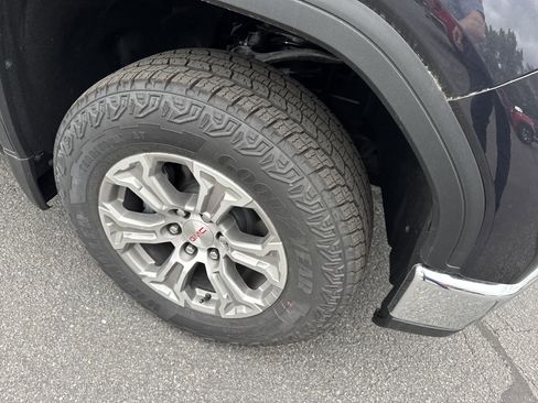 New 2025 GMC Sierra 1500 SLE w/ Preferred Package image 10