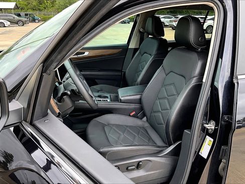 Used 2024 Volkswagen Atlas SE image 8