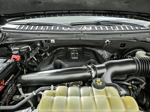 Used 2020 Lincoln Navigator Reserve RWD image 11