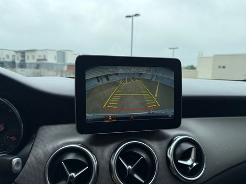 Used 2020 Mercedes-Benz GLA 250 4MATIC image 11