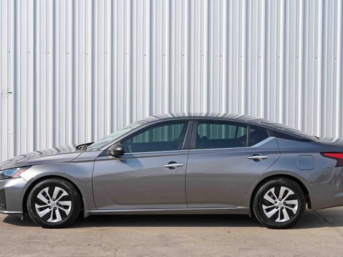 Used 2024 Nissan Altima 2.5 S image 41