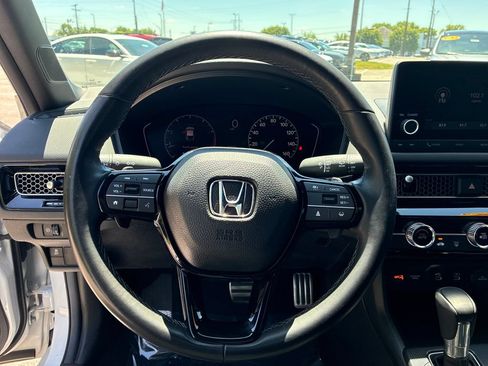 Used 2025 Honda Civic Sport image 12