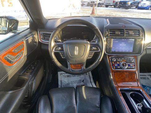 Used 2019 Lincoln Continental Reserve w/ Rear-seat Package image 19