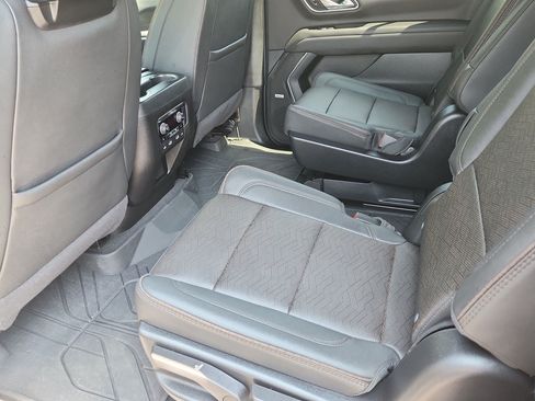 Used 2024 Chevrolet Suburban High Country AWD/4WD image 26